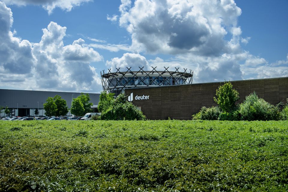Firmenzentrale 1